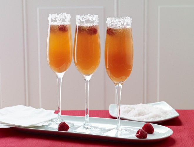 bellini bar recipes/Cranberry Apricot Bellini via https://blog.bedbathandbeyond.com/bbb-recipe/cranberry-apricot-bellinis-cocktail-recipe/