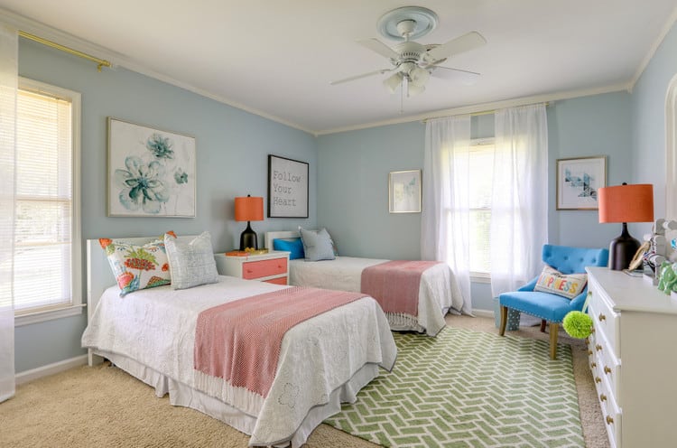 Girls Bedroom | Sherwin Williams Tradewind paint color | https://www.seasyourday.com/sherwin-williams-tradewind-paint-bedroom-color-makeover