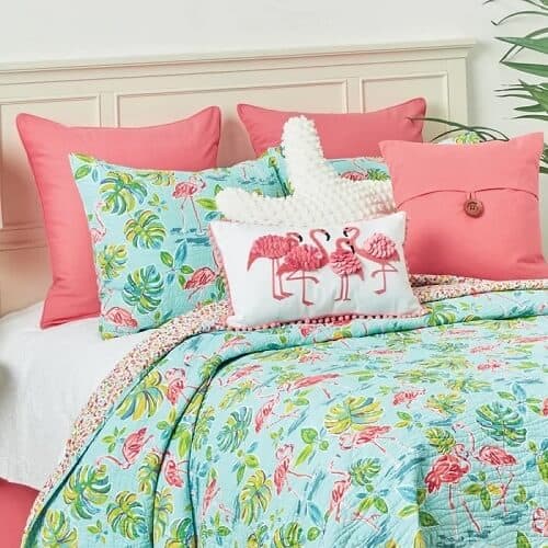 Flamingo Reversible Quilt | Super Cute Gift Ideas for Flamingo Lovers